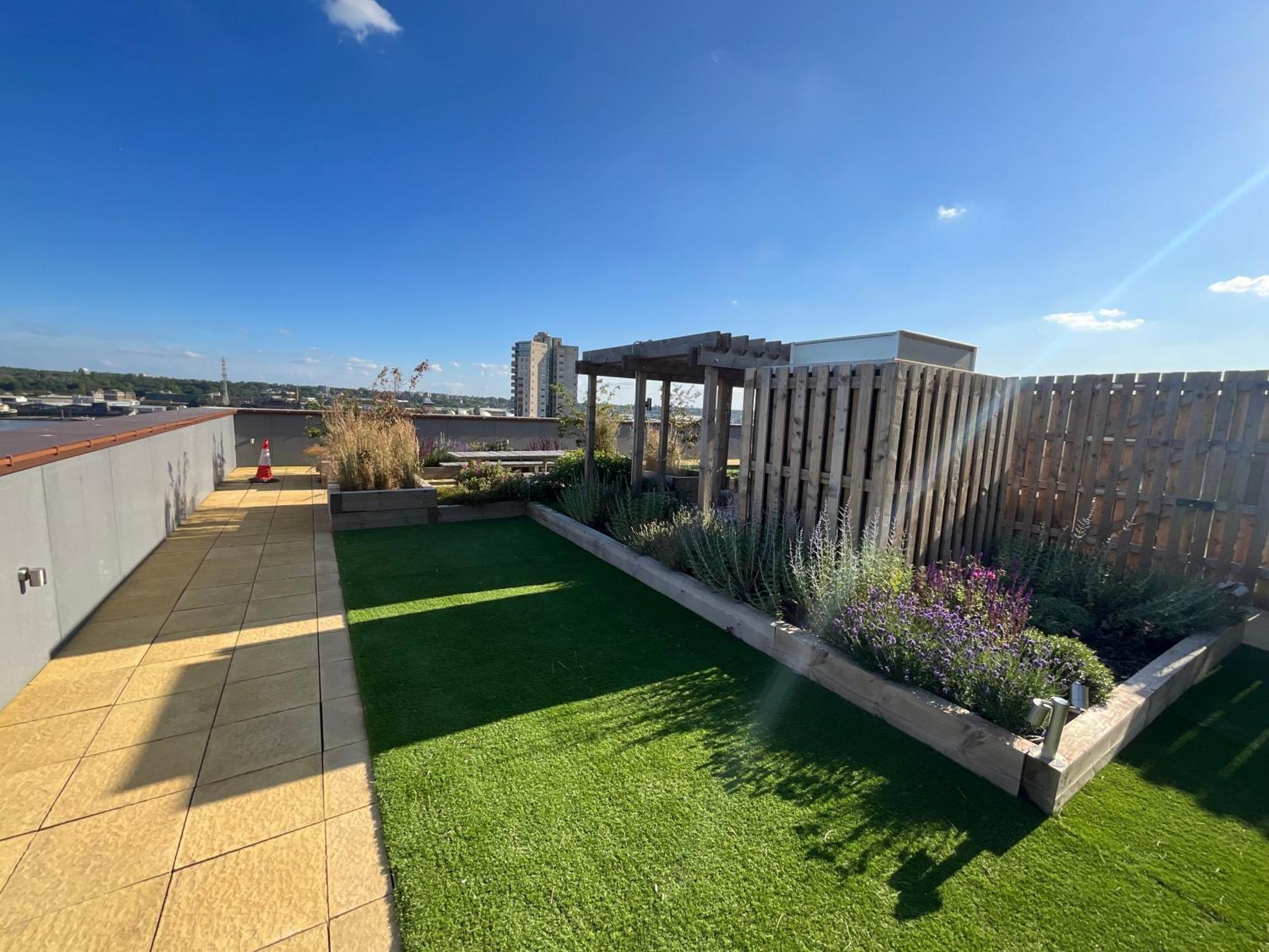Deluxe Double Bed In Shared Apt Near Canary Wharf, City Airport & O2 Arena With Thames View London Eksteriør bilde