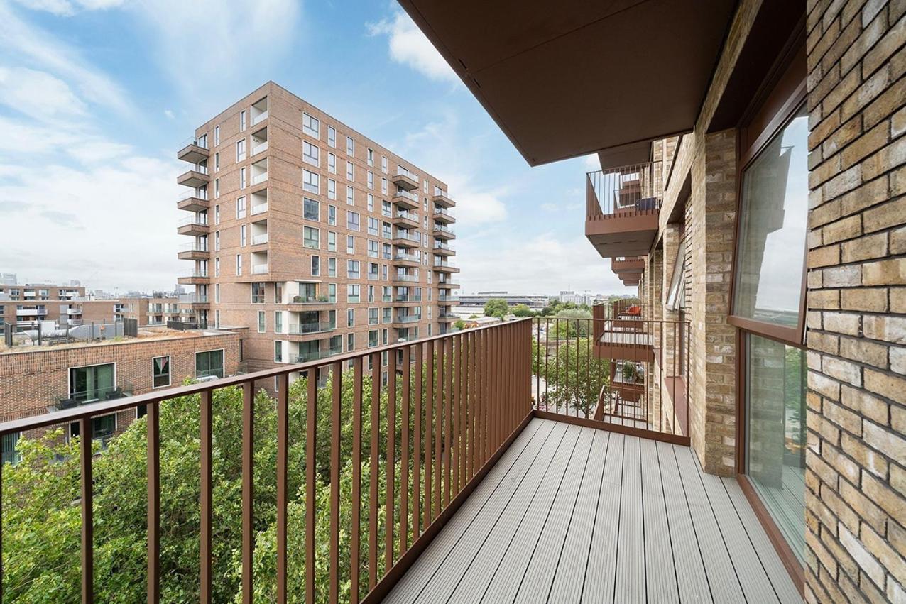 Deluxe Double Bed In Shared Apt Near Canary Wharf, City Airport & O2 Arena With Thames View London Eksteriør bilde