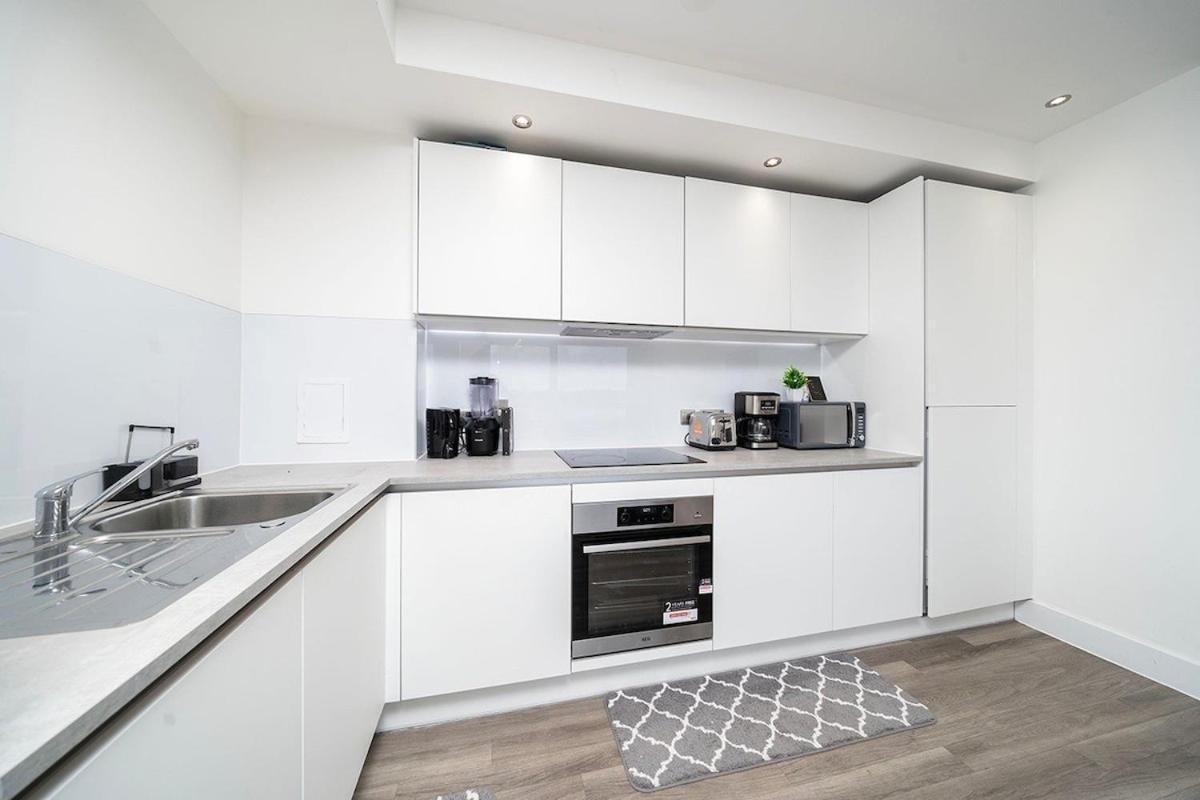 Deluxe Double Bed In Shared Apt Near Canary Wharf, City Airport & O2 Arena With Thames View London Eksteriør bilde