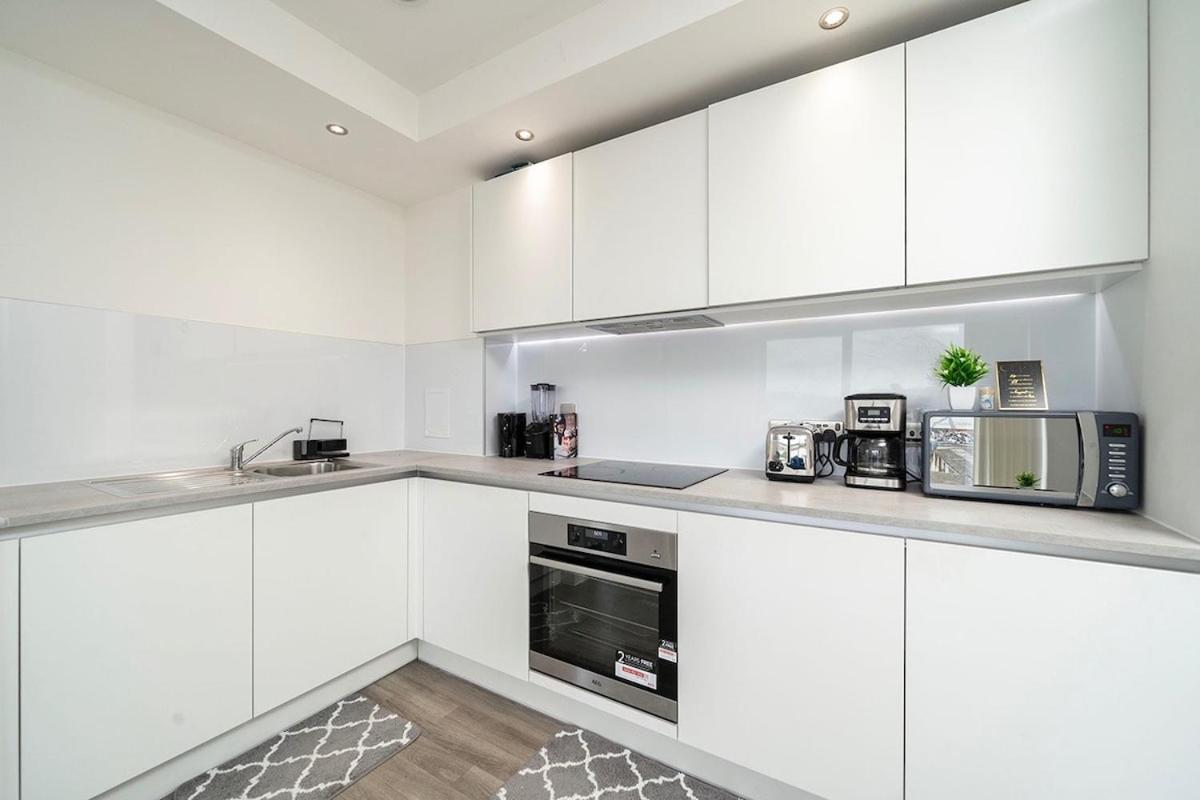 Deluxe Double Bed In Shared Apt Near Canary Wharf, City Airport & O2 Arena With Thames View London Eksteriør bilde